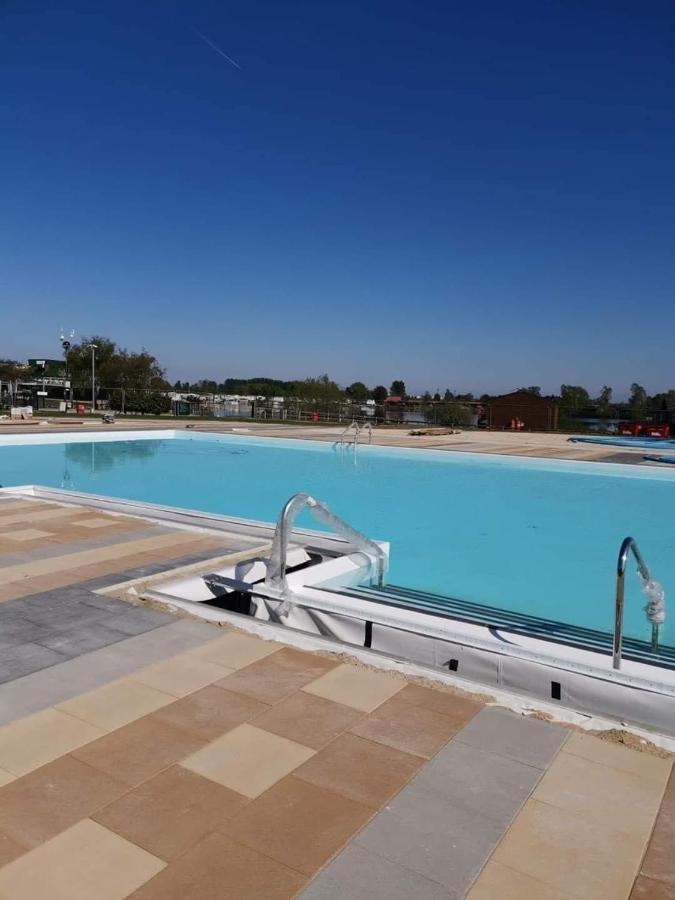 Holiday Home Breaks At Tattershall Lakes Coningsby Buitenkant foto